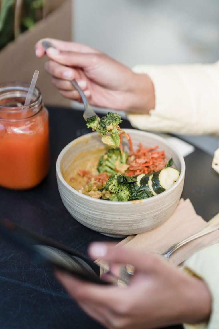 Organic Food and a Healthy Diet: Clean Eating Habits That Support Weight Loss, Better Digestion, and Lasting Energy