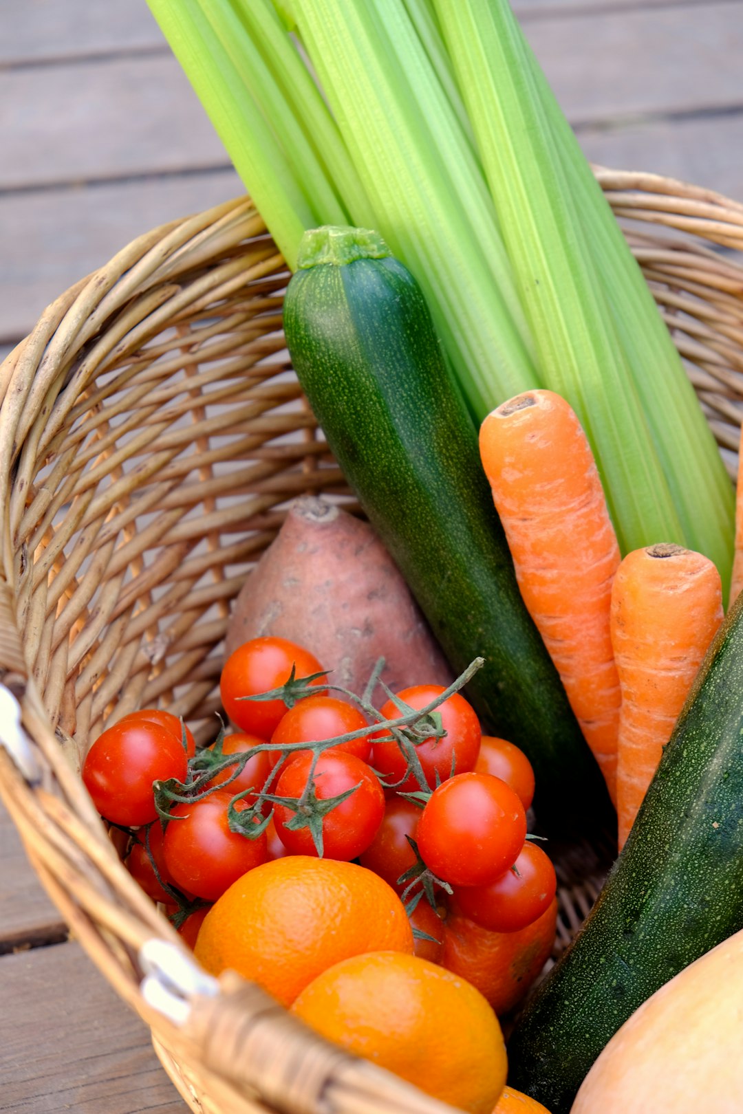 Organic Food for Gut Health: A Clean Eating Guide to Better Digestion, Weight Loss, and Everyday Wellness
