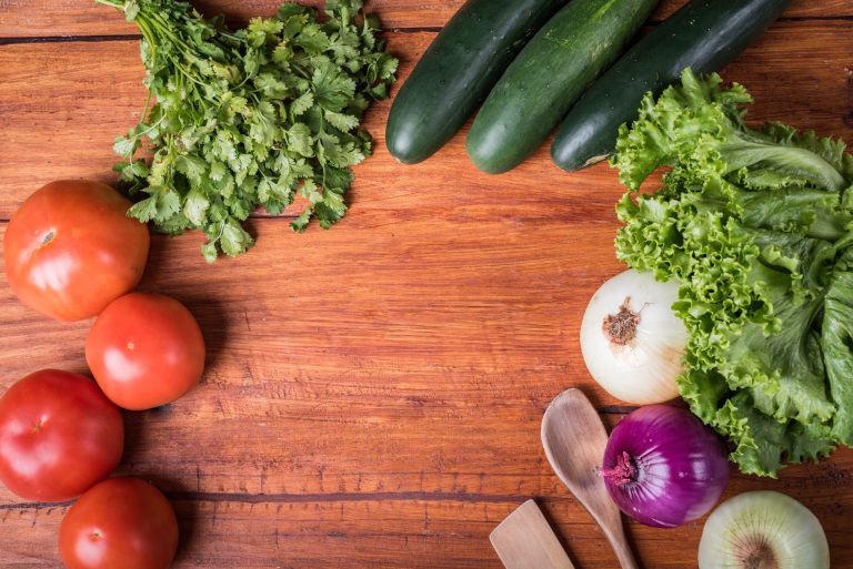 Organic Food for Gut Health: A Clean Eating Healthy Diet Guide That Supports Weight Loss