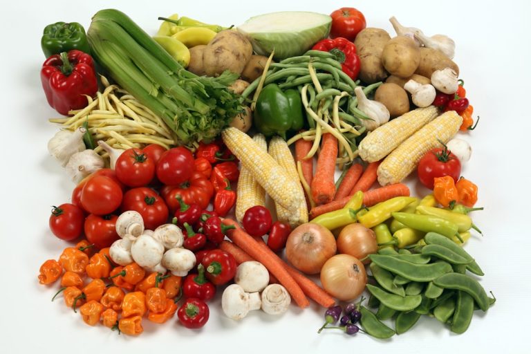 Organic Food for Gut Health: The Clean Eating Guide to Better Digestion and Weight Loss