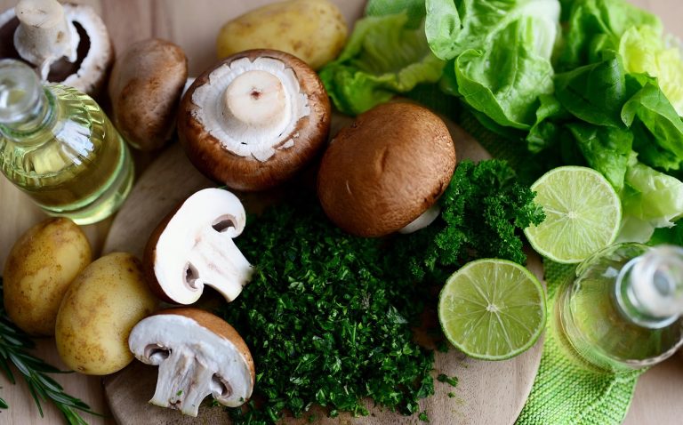 Organic Food for Gut Health: A Clean Eating Healthy Diet Guide for Weight Loss and Better Nutrition