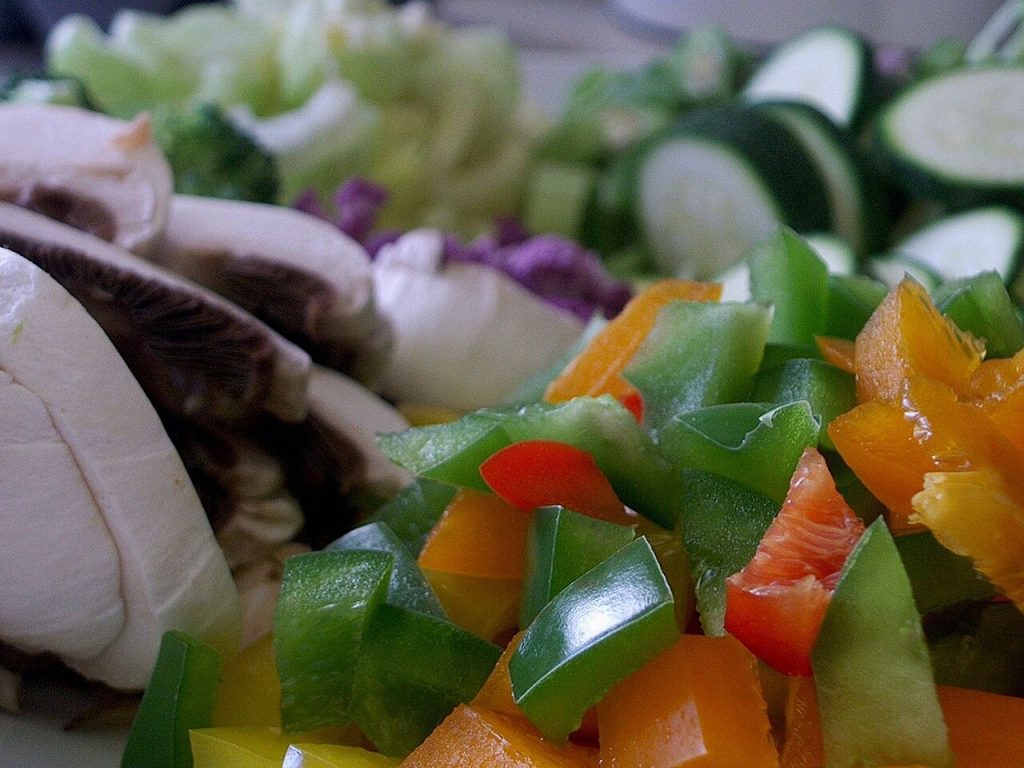 How to Meal-Prep Vegetables for the Week (Wash, Cut, Store)