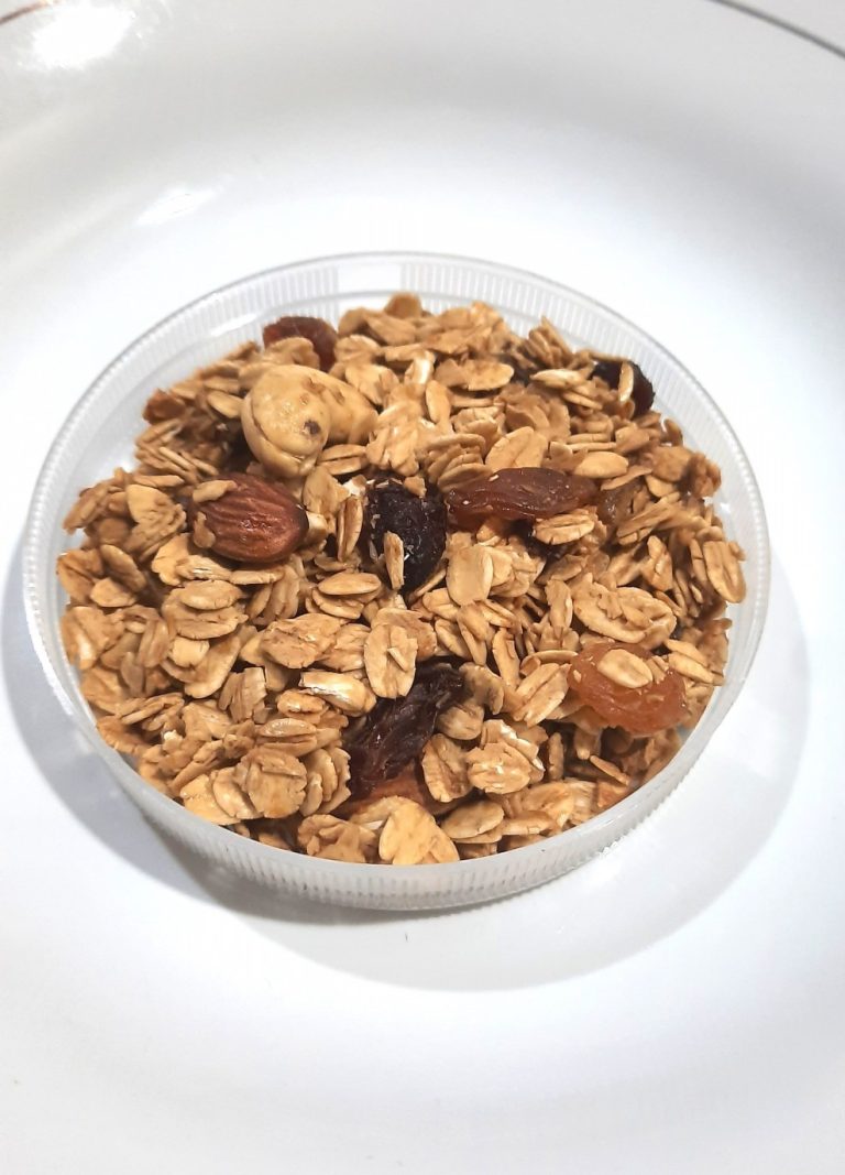 Homemade Organic Granola (Less Sugar, More Crunch)