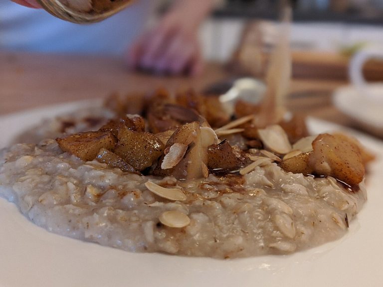 Apple Cinnamon Oatmeal on the Stovetop