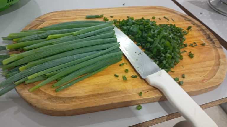 Basic Knife Skills: How to Dice an Onion, Slice and Mince Safely
