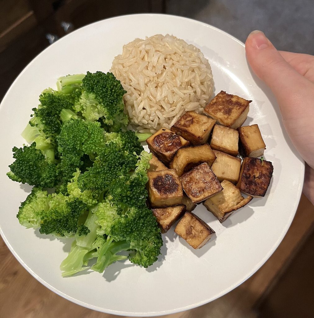 Crispy Baked Tofu with Broccoli and Brown Rice