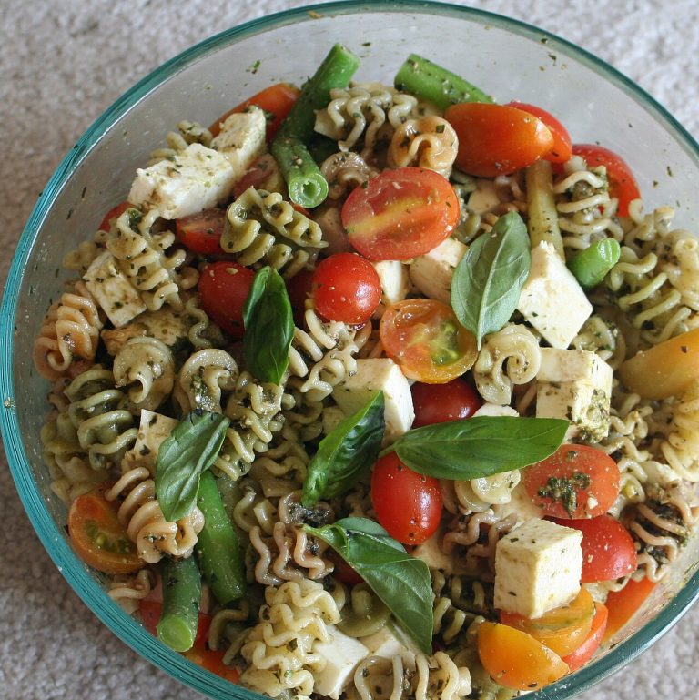 Pesto Pasta Salad with Tomatoes and Mozzarella
