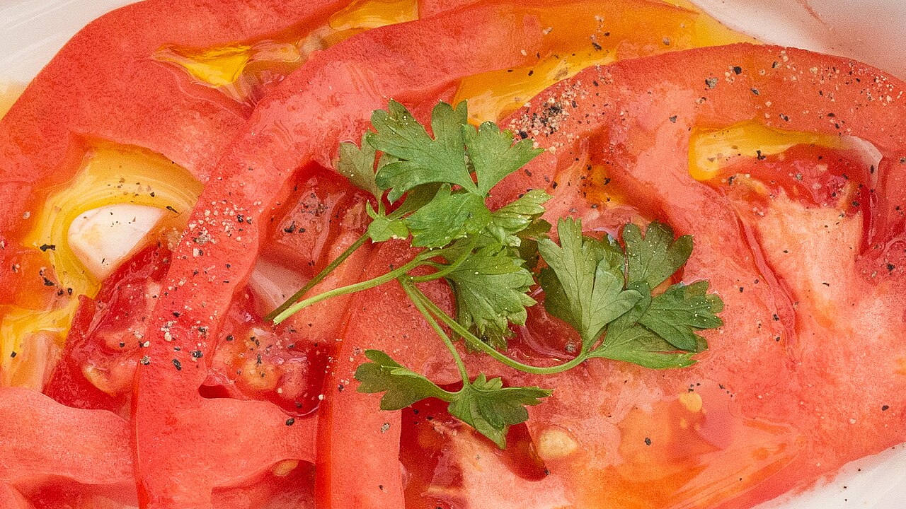 Spanish-Style Tomato Salad with Garlic and Parsley