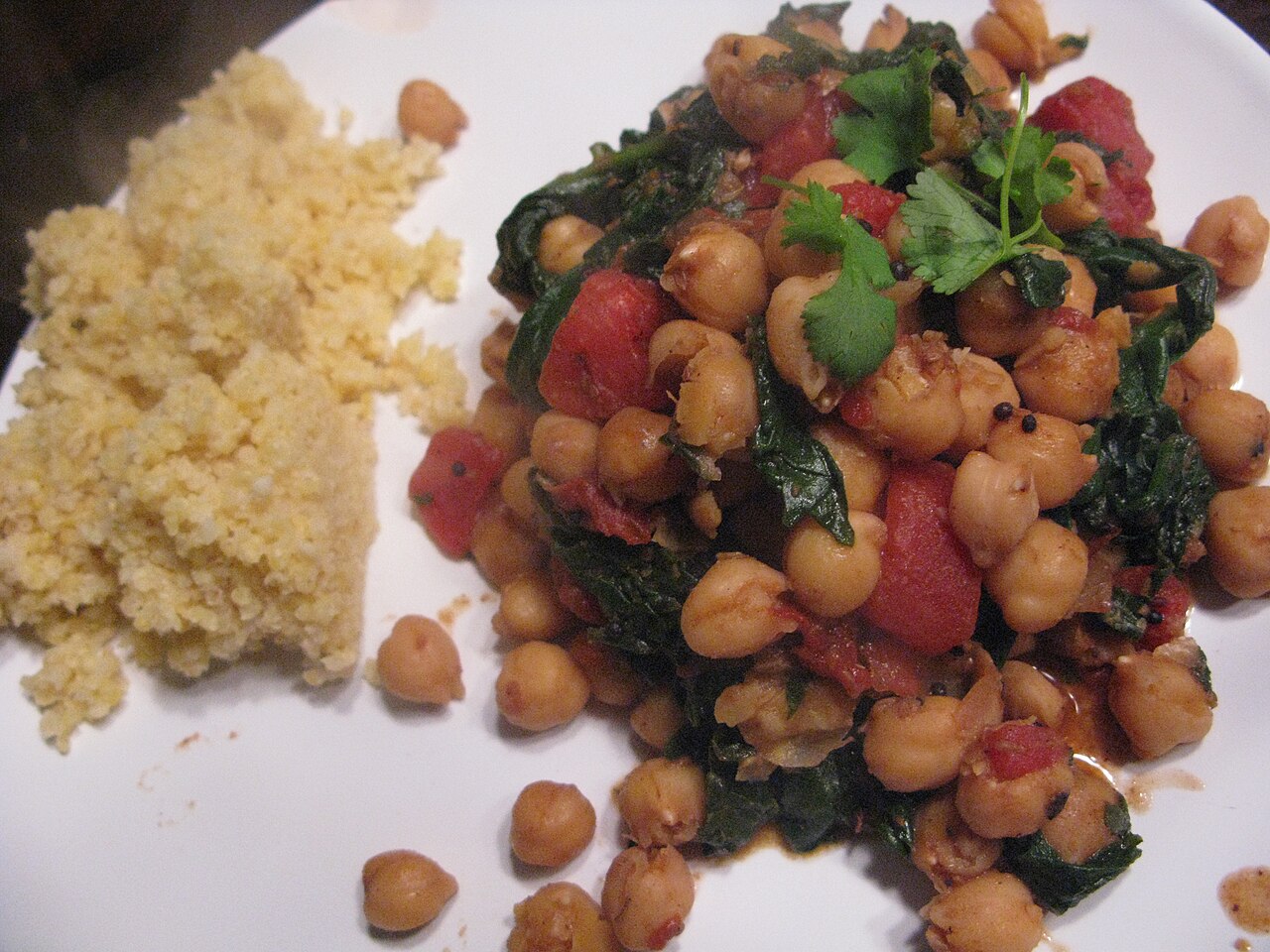 Spinach and Chickpea Curry with Tomatoes