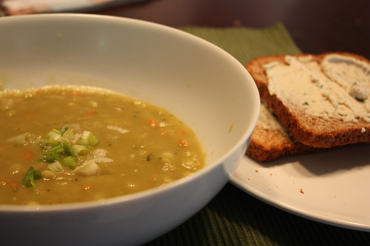 Vegetarian Split Pea Soup with Carrots and Thyme